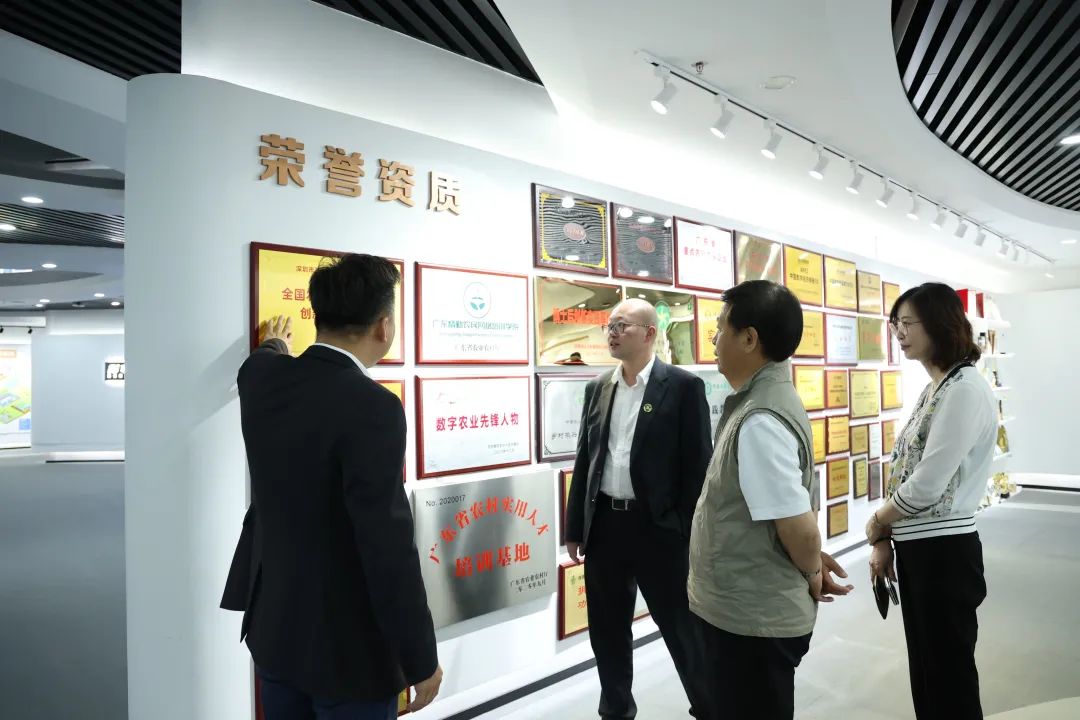 全國人大農(nóng)業(yè)農(nóng)村委員會原副主任，黑龍江省委原書記王憲魁一行到訪豐農(nóng)控股
